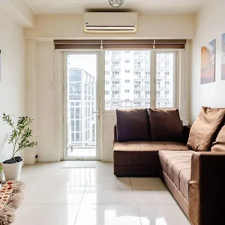 2Bedroom 2Bath Near Moa With Balcony Facing Pool