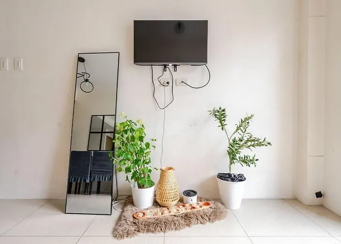 2bedroom 2bath Near Moa With Balcony Facing Pool Апартаменты