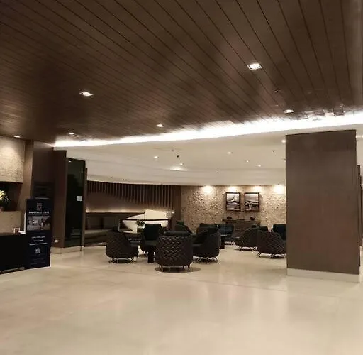 2bedroom 2bath Near Moa With Balcony Facing Pool * Манила
