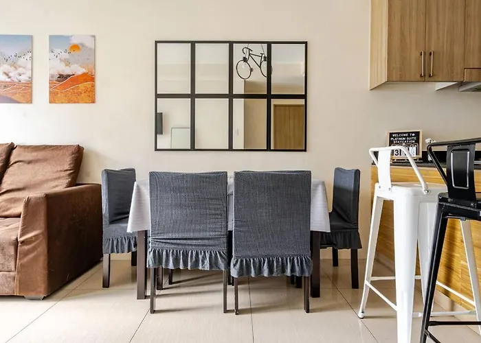 Апартаменты 2bedroom 2bath Near Moa With Balcony Facing Pool