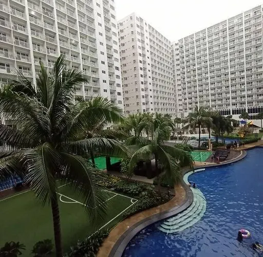 2bedroom 2bath Near Moa With Balcony Facing Pool * Манила