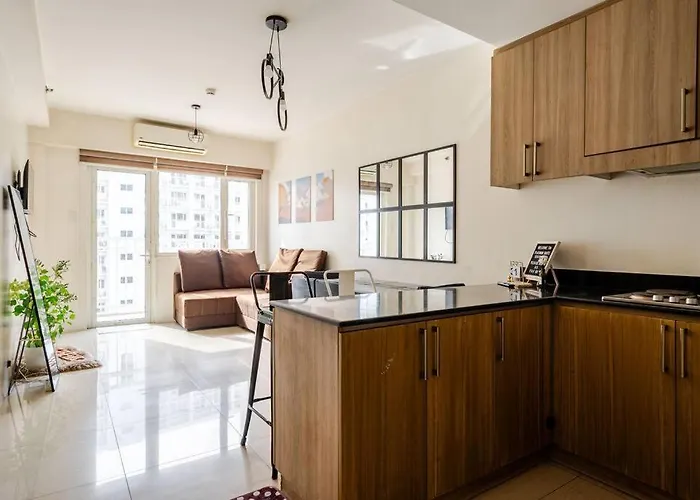 Апартаменты 2bedroom 2bath Near Moa With Balcony Facing Pool Манила