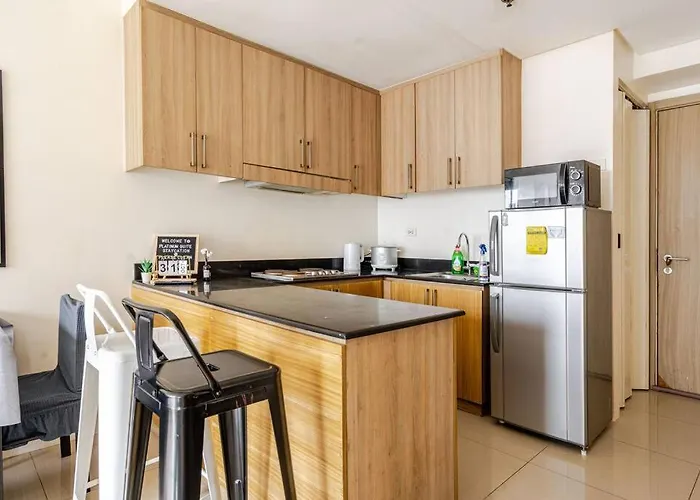 2bedroom 2bath Near Moa With Balcony Facing Pool *