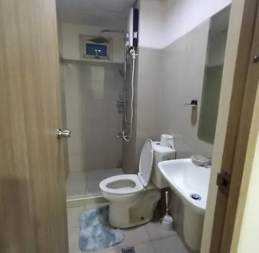 2bedroom 2bath Near Moa With Balcony Facing Pool * Манила