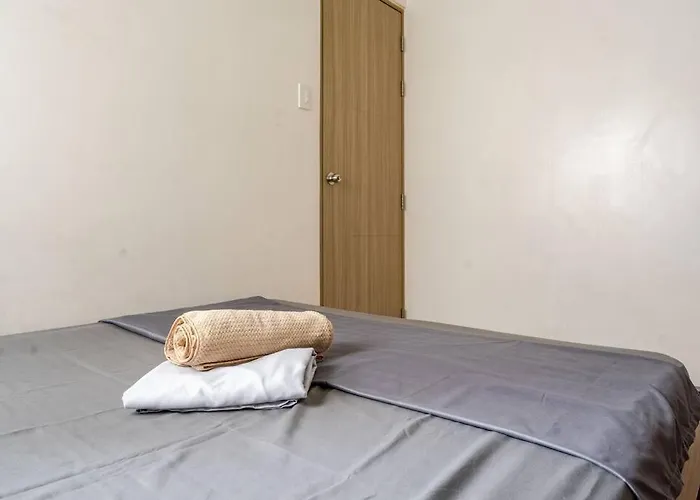 2bedroom 2bath Near Moa With Balcony Facing Pool Апартаменты Манила