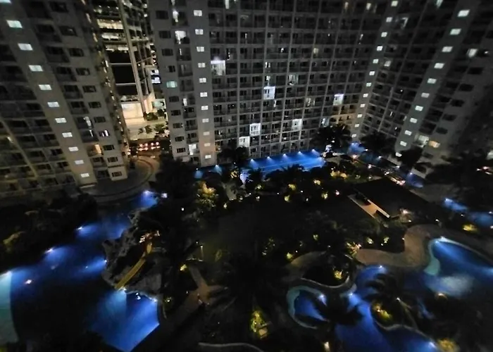 2bedroom 2bath Near Moa With Balcony Facing Pool Апартаменты