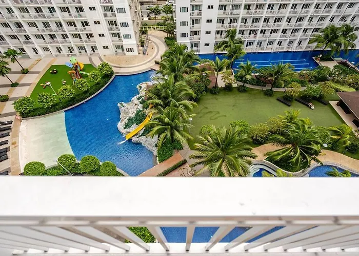 2bedroom 2bath Near Moa With Balcony Facing Pool Апартаменты *